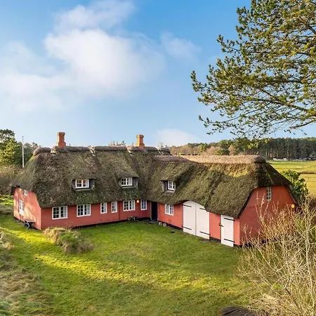 3 Bedroom Stunning In Romo Romo