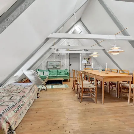 3 Bedroom Stunning In Romo *